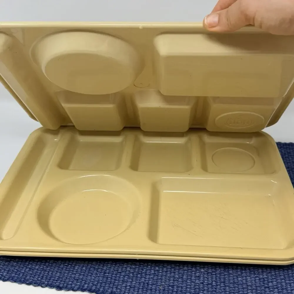 Vintage Plastic 6-Compartment Rectangle Cafeteria Tray Lunch Daycare Shelter